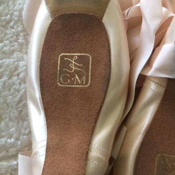 Gaynor Minden Shoes Gaynor Minden Pointe Shoes With Elastic And Ribbon Attached And Ready To